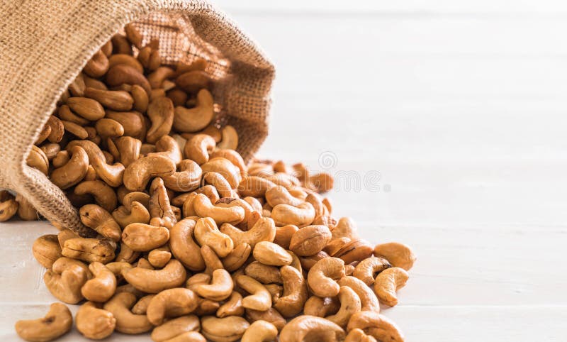 كاجو محمص جامبو فاخر (ربع كيلو)